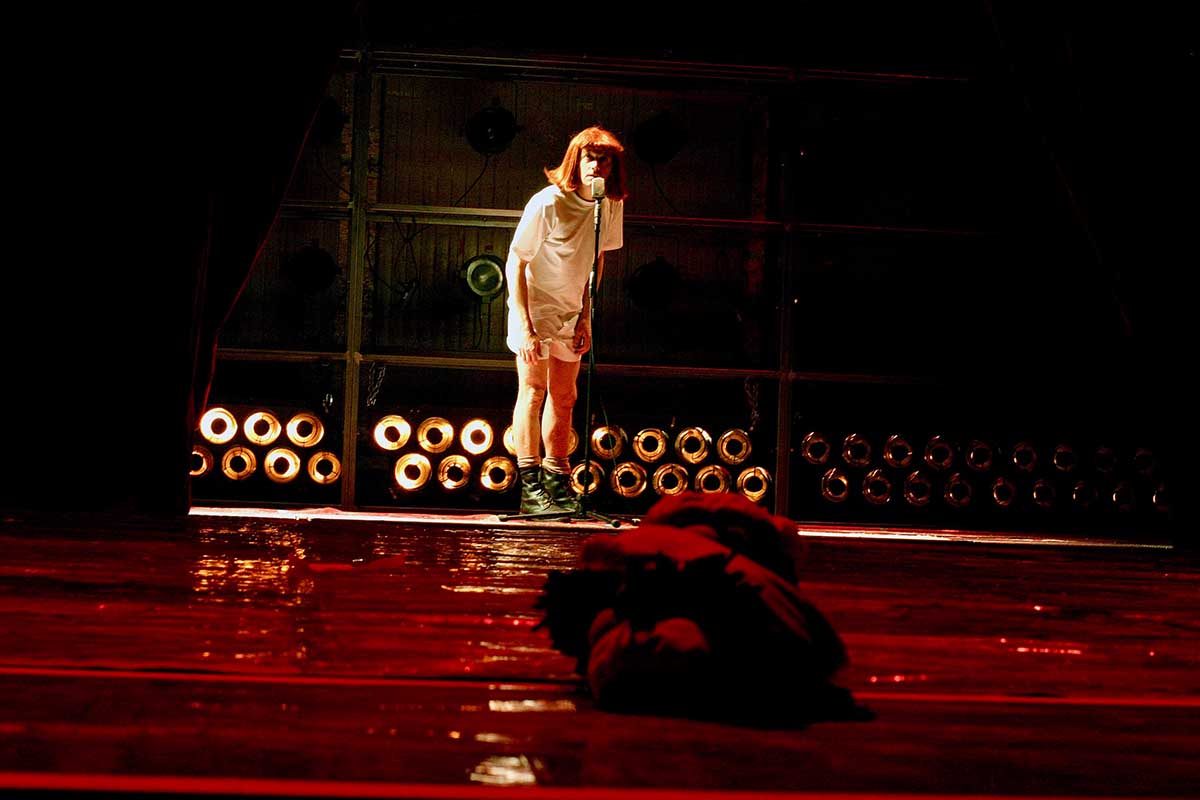 Szene aus BABEL Burgtheater Wien / Akademietheater, Foto: Christian Brachwitz